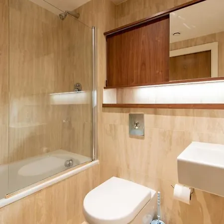 Apartment Lovely Centre 2 Bedroom *